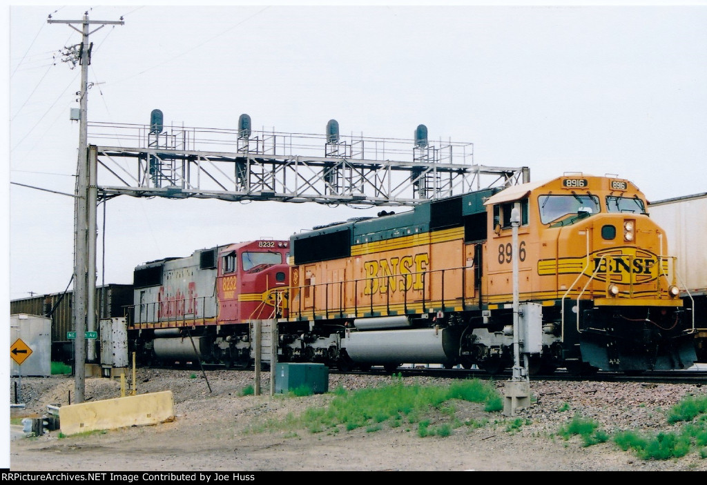 BNSF 8916 West